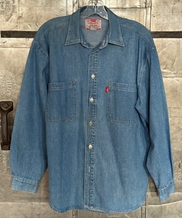 Levis Denim Double Pocket Button Down